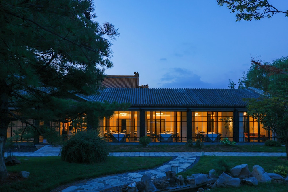 Beijing Aqua City YiPiao Hot Spring Resort