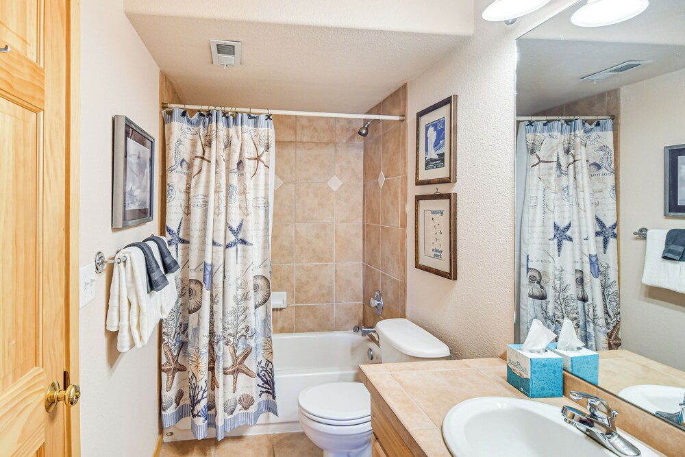 Spacious Fraser Duplex w/ Fireplace & Scenic Views