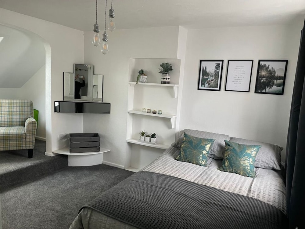 Luxury Stay in the Heart of Porthcawl view 2
