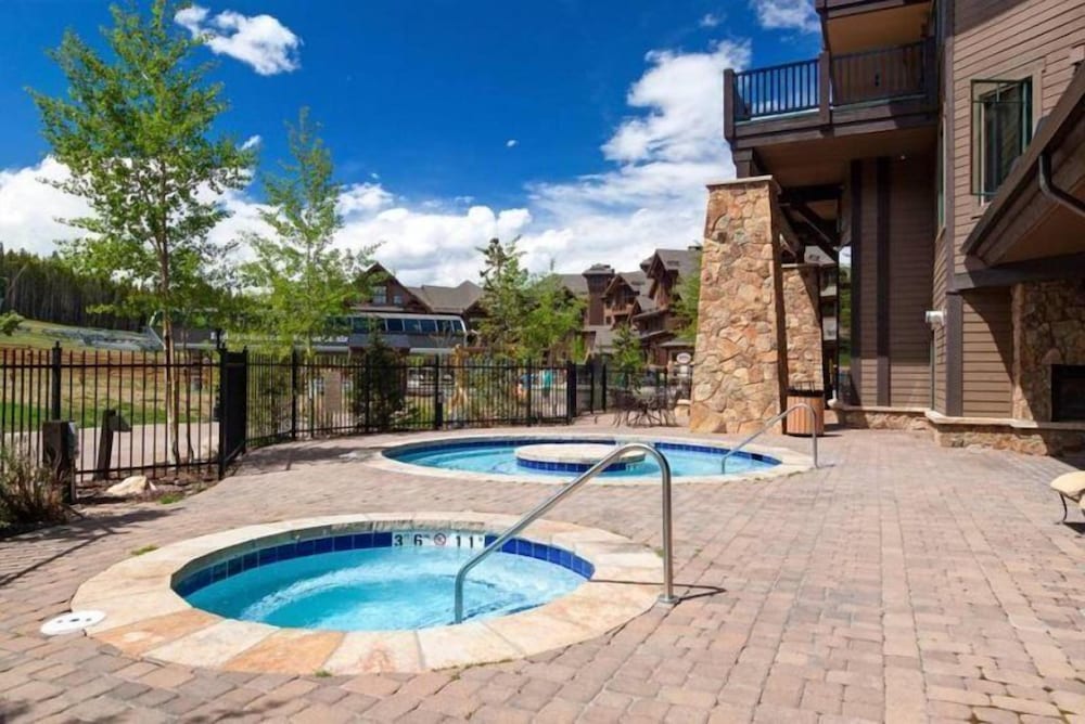 Crystal Peak 2 Bedroom Condo at Peak 7