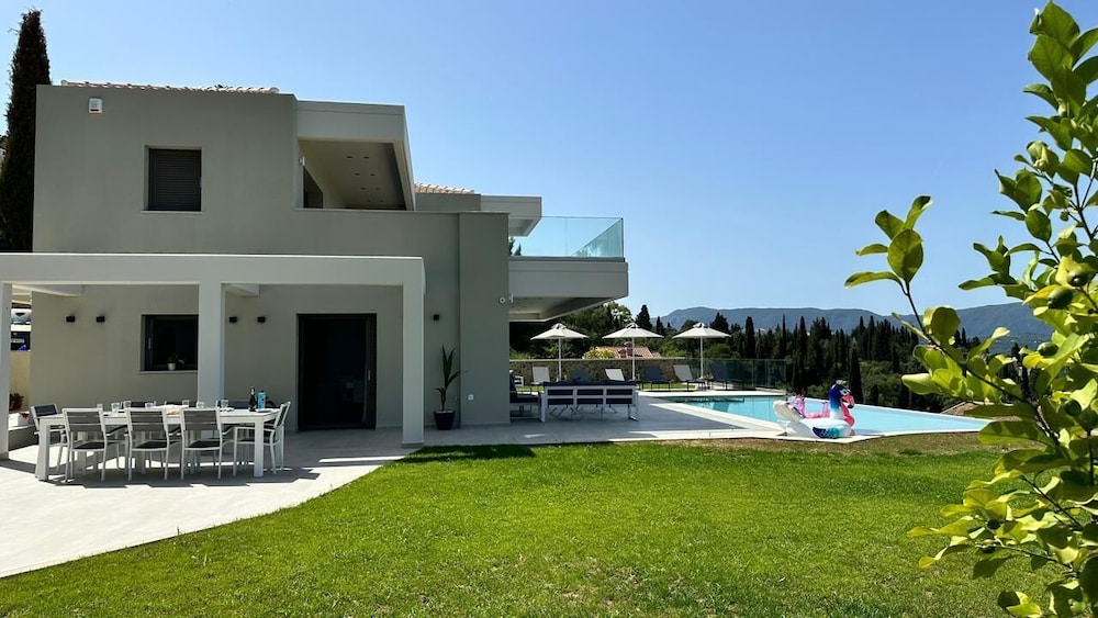 Villa Antonis