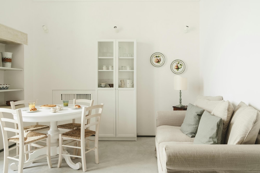 La Canonica Suites