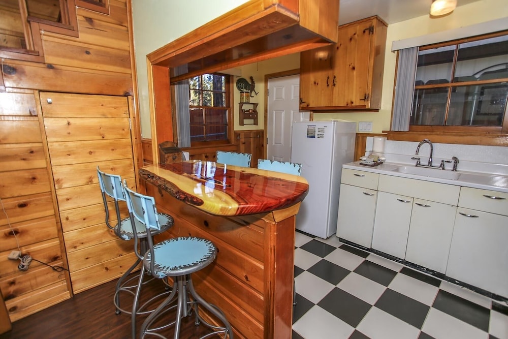 Log Cabin Retreat view 4