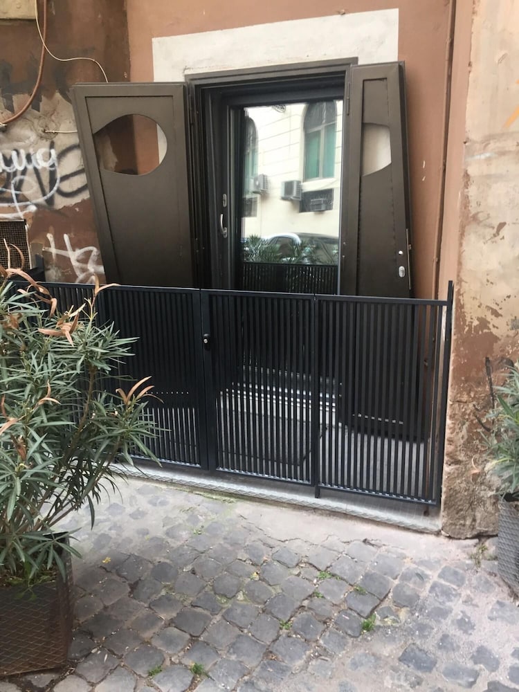 The Essential - Trastevere Design Studio
