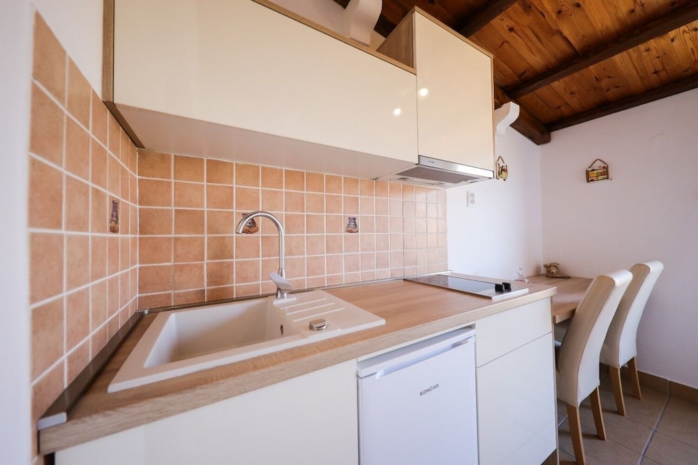 Vesna - 200 m From Beach - A3 view 4