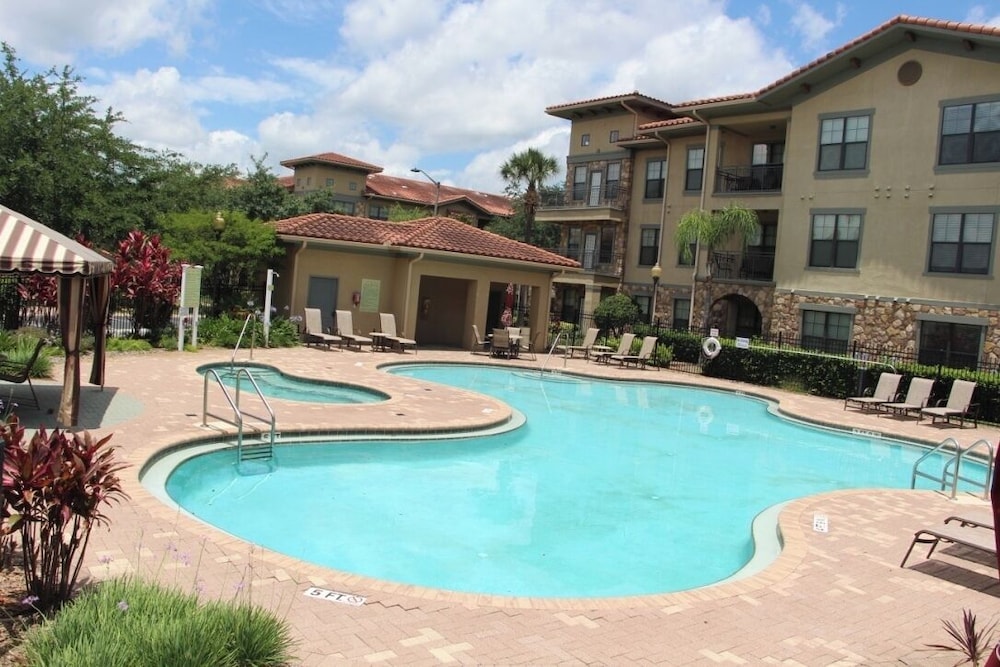 BP914CP 3 Bedroom Condo in Bella Piazza 3 Condo