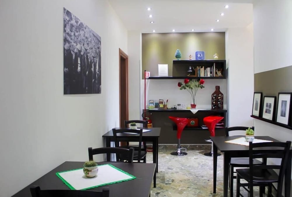 Hotel Rooms&Breakfast Porta Nuova - Image 1