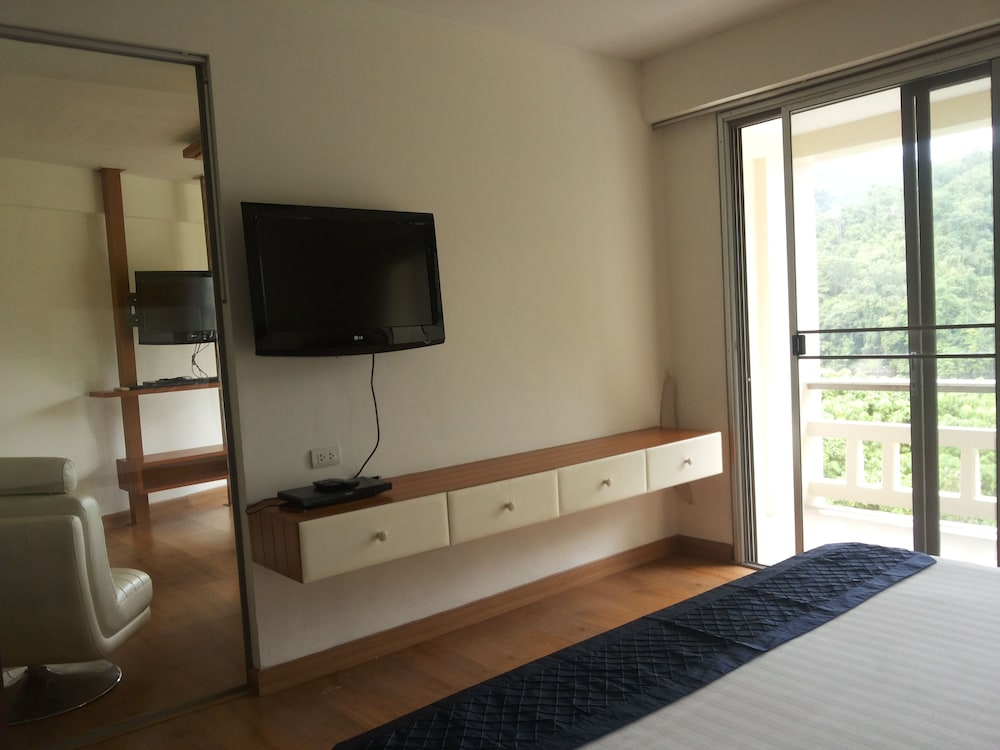 Kathu Vacations - The Green Golf Residence Condominium - Property Image 3