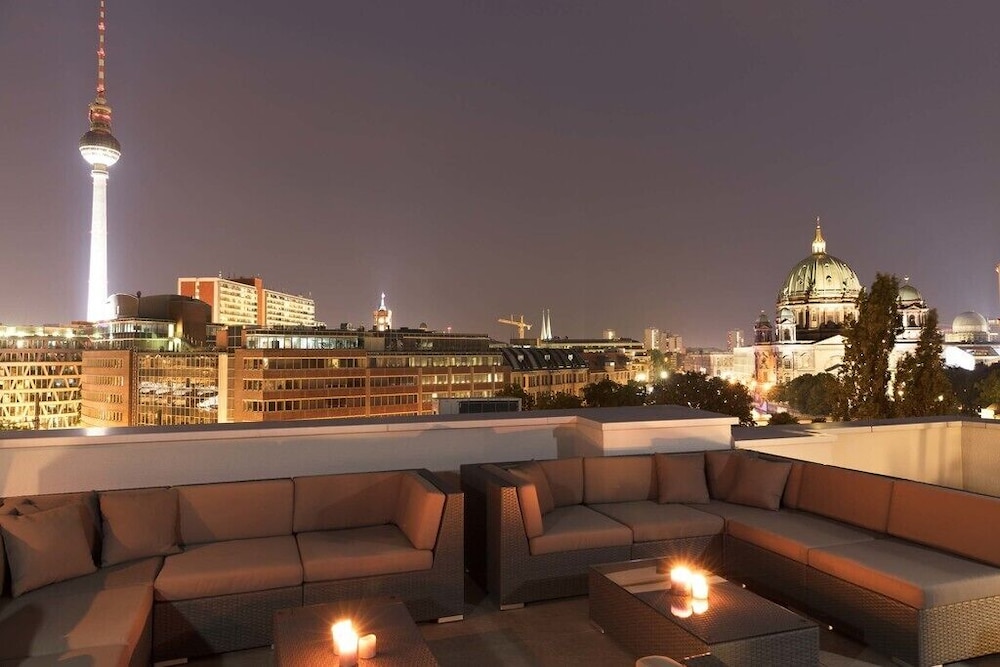 Monbijou Penthouse by Suite.030