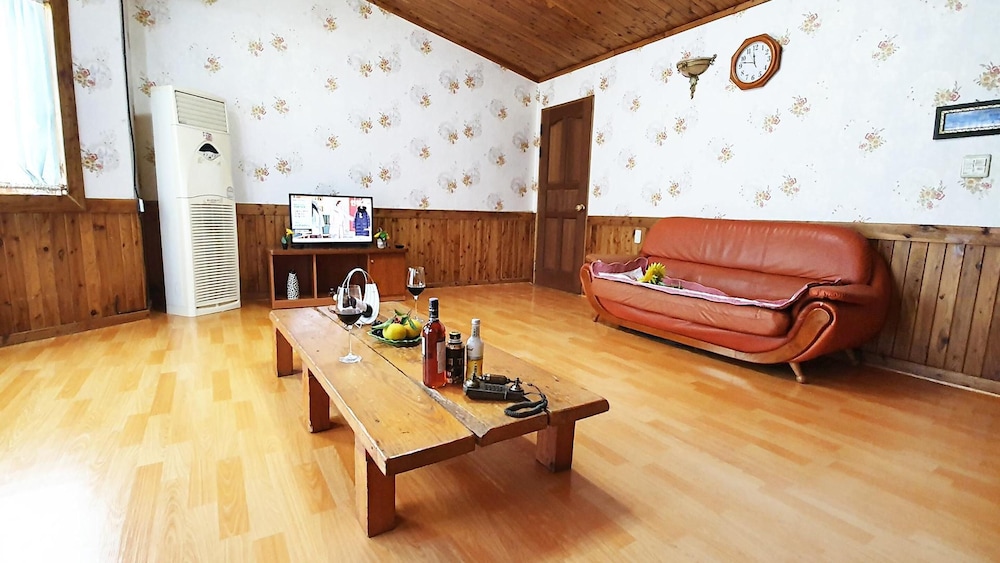 Jeju Parkvillade Pension view 2