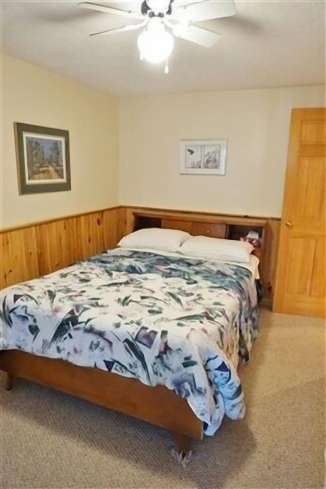 462 Paudash Lake 4 Bedroom Cottage