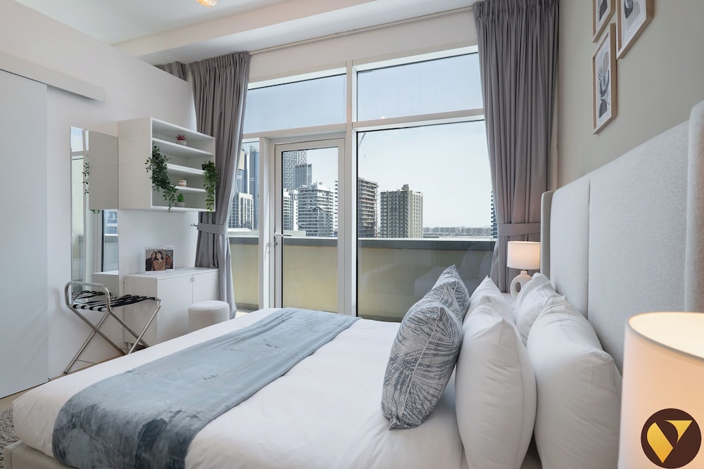 Vogue Business Bay Walkable to Dubai Mal