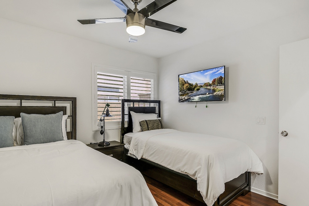Desert Oasis Retreat Palm Meadows Gem 3 Bedroom Home
