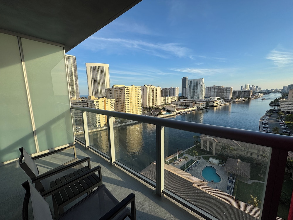 Luxury Great View 1503