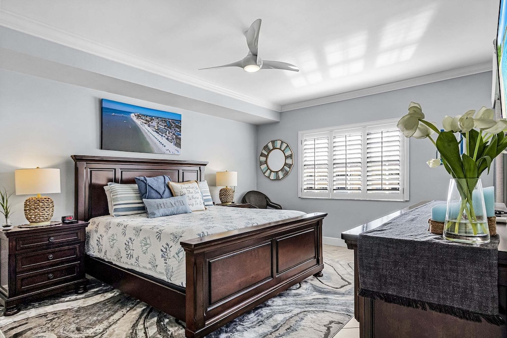 Bella Lago 444 ~ Beautifully Updated Condo Just Across The Street From The Beach! 3 Bedroom Condo by RedAwning