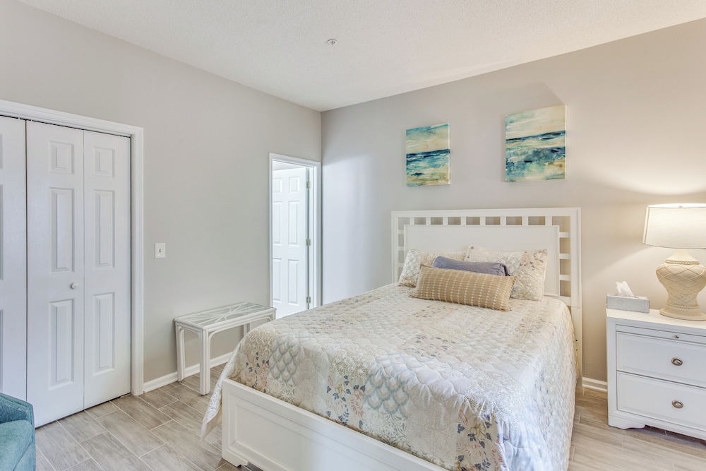 3 Mi to Cherry Grove Beach: Coastal Condo Retreat!