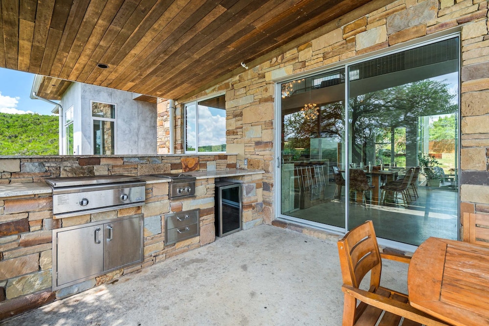 Luxury 4BR Hilltop Retreat With Scenic Views