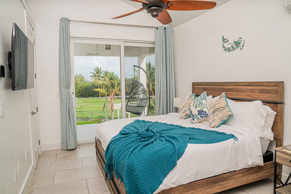 Villas Private Pool 5 min to Grace Bay view 4