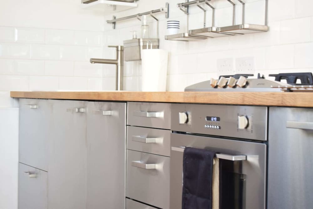 Airy Modern 1 Bed Apartment in Shoreditch