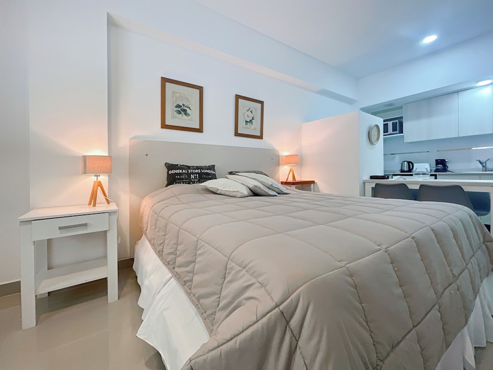 Ayres Suites Moreno