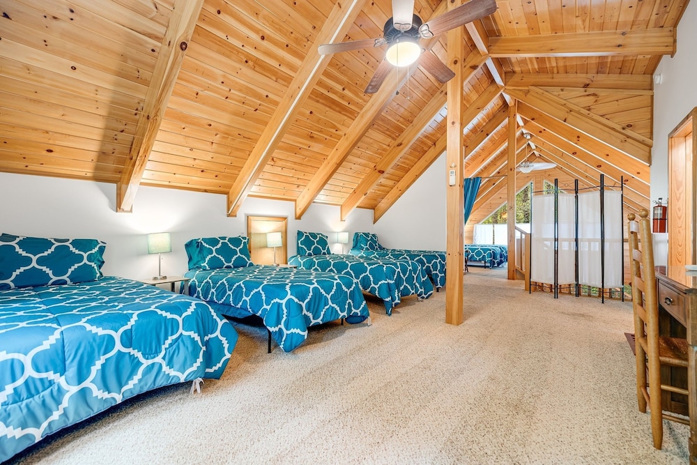Twin Creeks Lodge by Avantstay 33 Acre Retreat