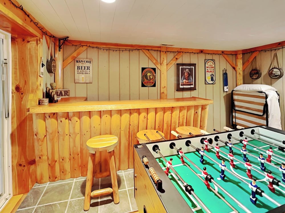 Cozy Cabin by Taylor Made Deep Creek