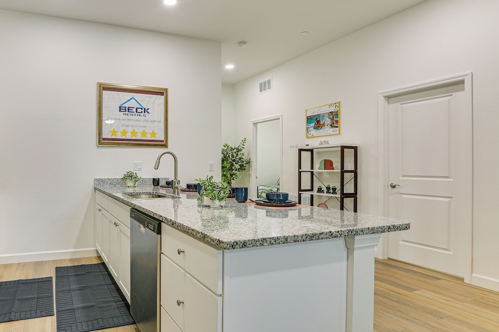 Walkable Downtown Labelle Apt w/ Private Balcony!