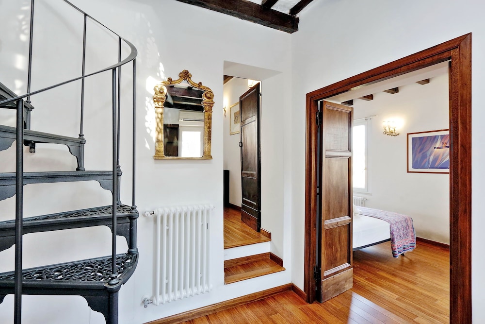 Garibaldi 2 - WR Apartments