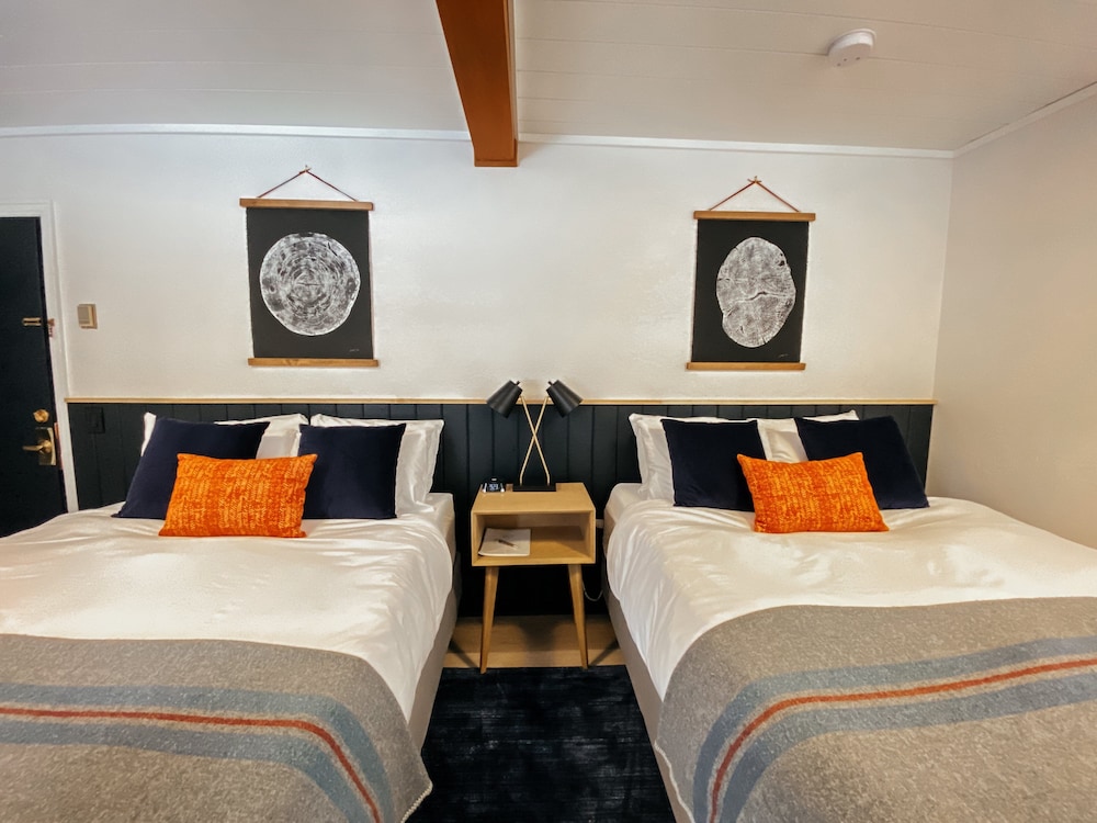 Cascade Lodge