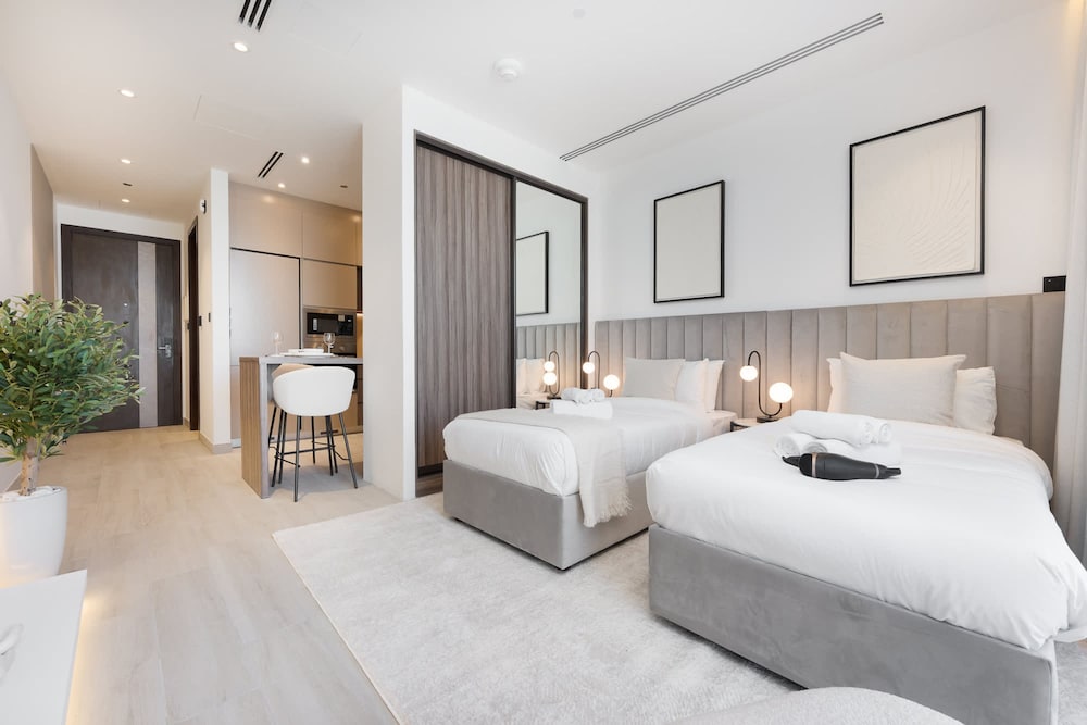 Sleek Studio in The Ivy Tower JVT