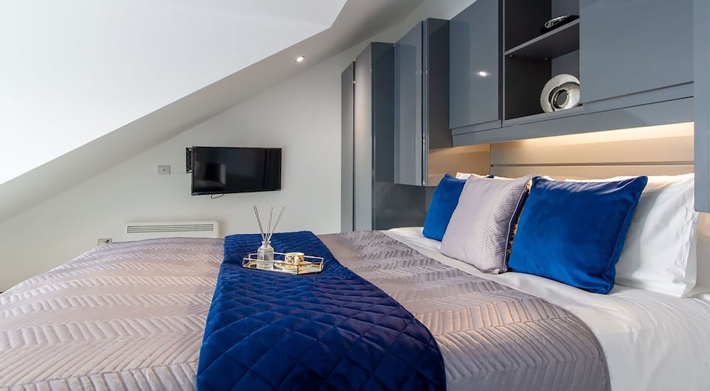 The Residence Coventry by Paymán Club view 5