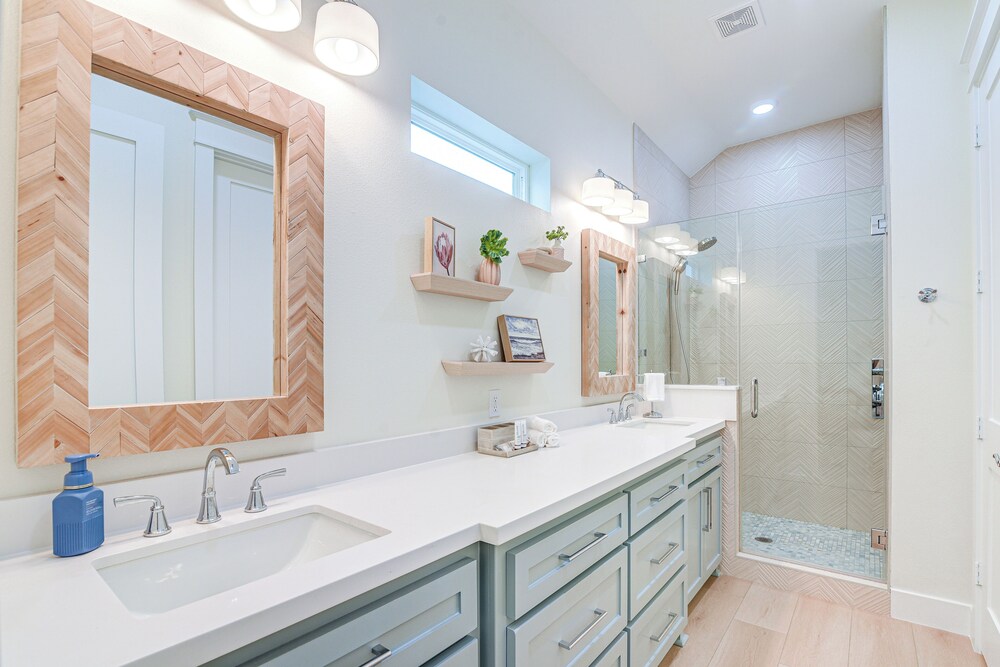 Walk to Beach: Galveston Gem w/ Pool Access