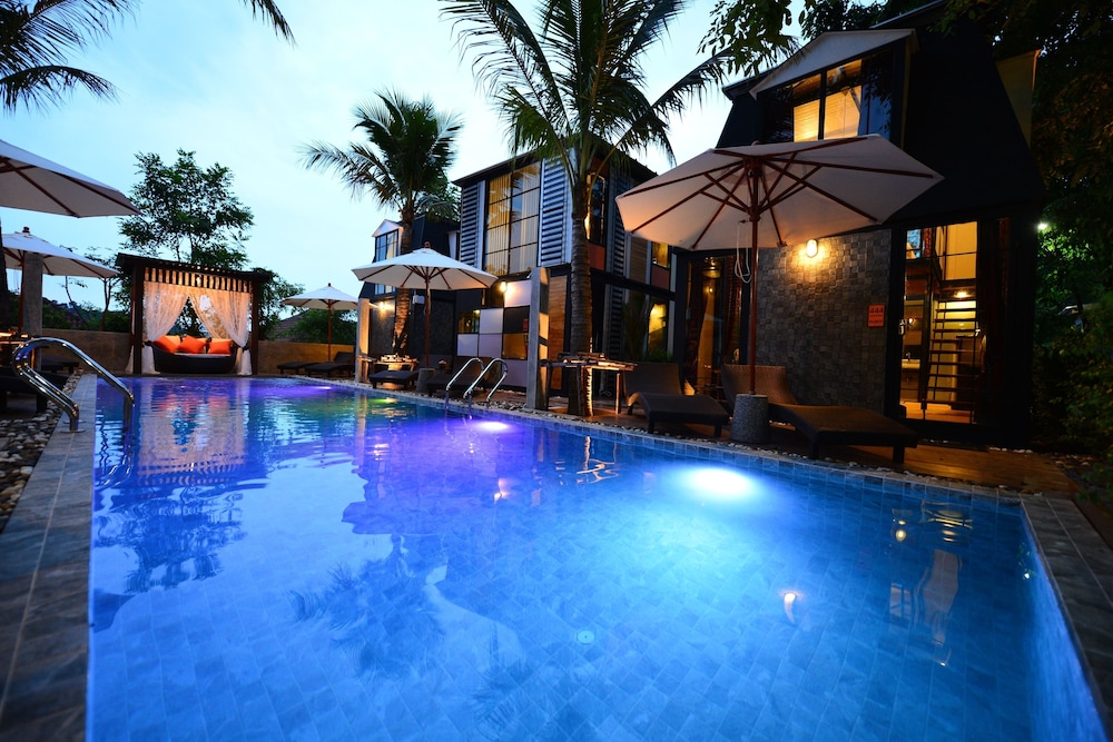 Bukit Pool Villas