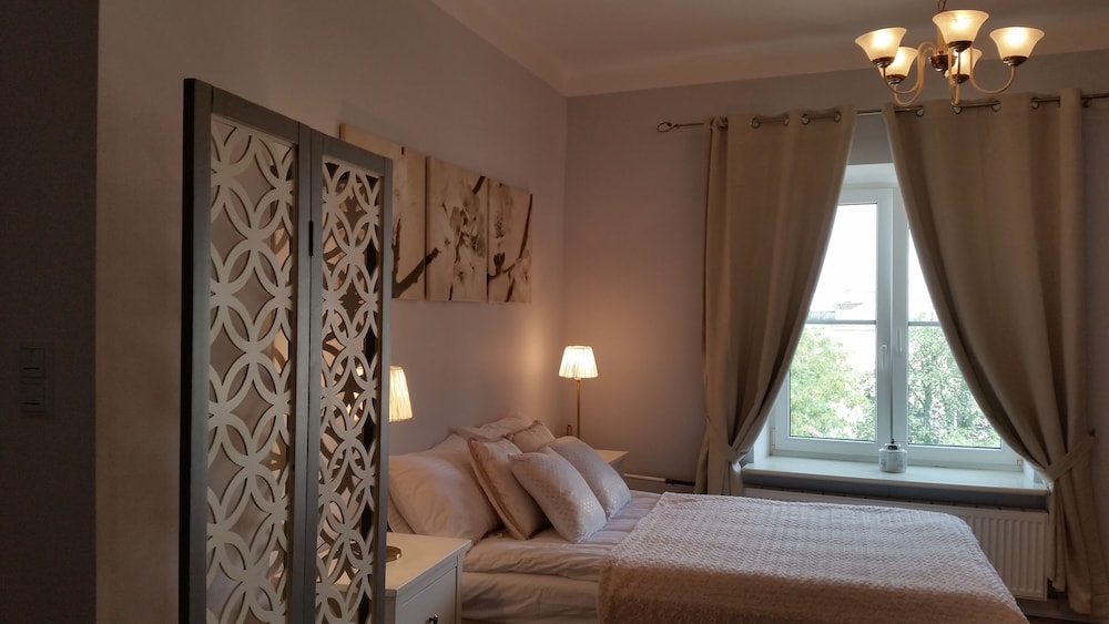 Old Town Art Apartment