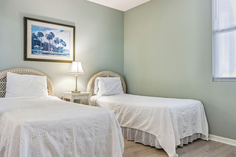 Emerald Key by Southern Vacation Rentals
