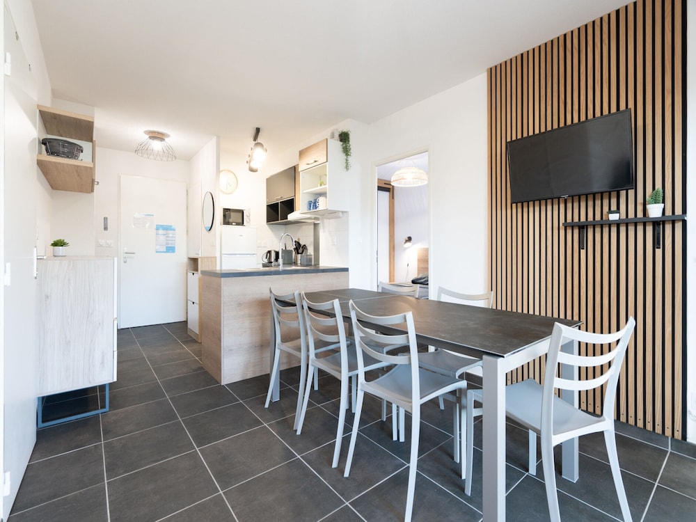 Spacious Villa by Valras Beach