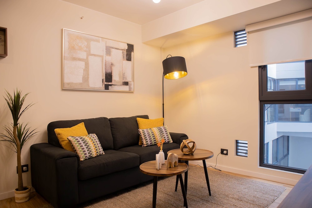 w Remarkable 1BR in San Isidro