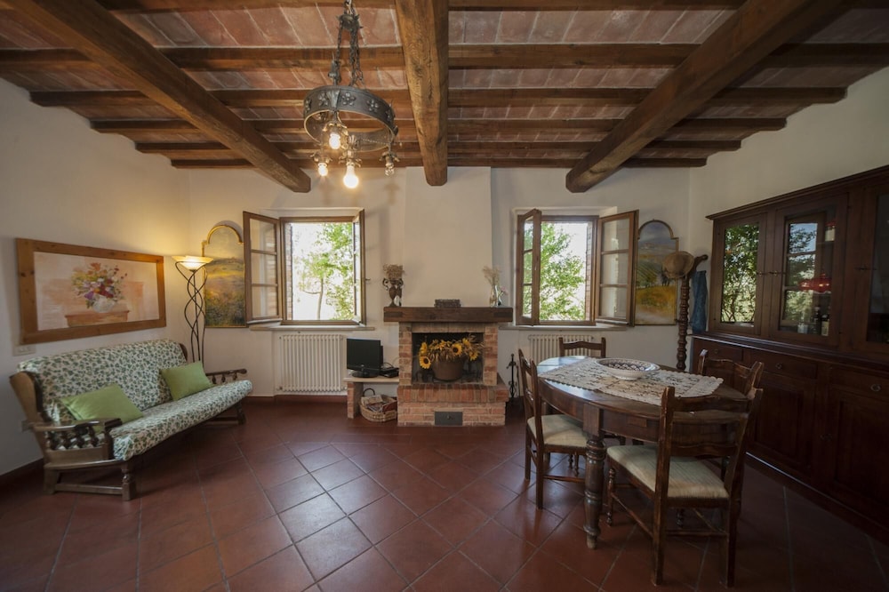 Your Agritourism With Charme at Mandorlinovo view 3