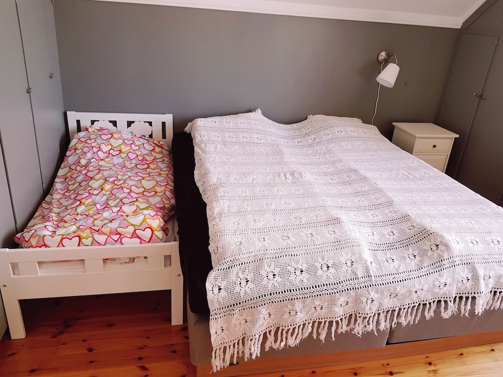 StayPlus Large Holiday Home for Families view 2