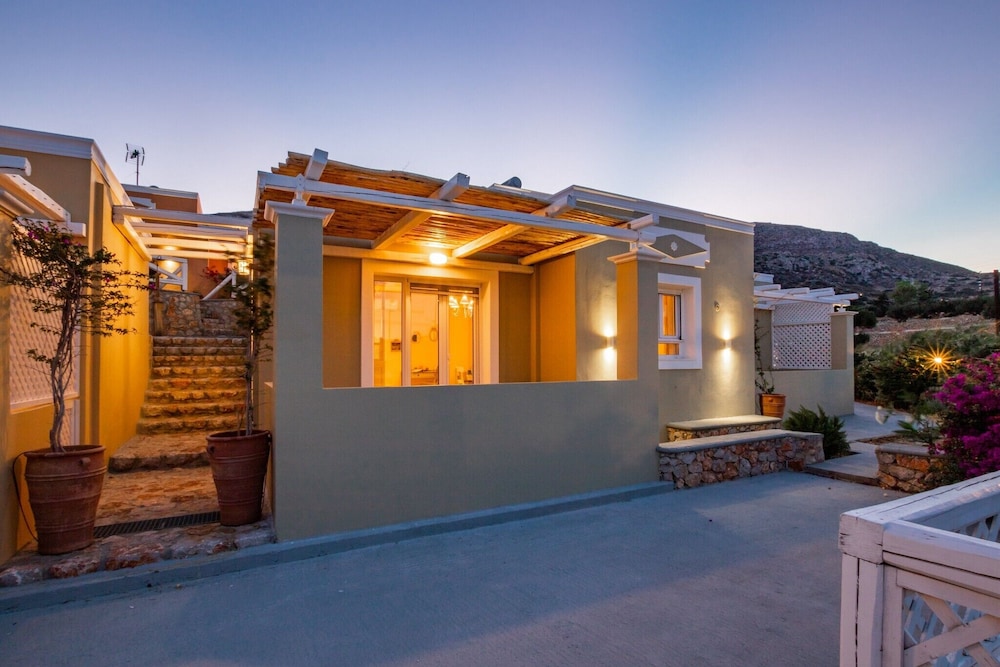 Elaia Villas