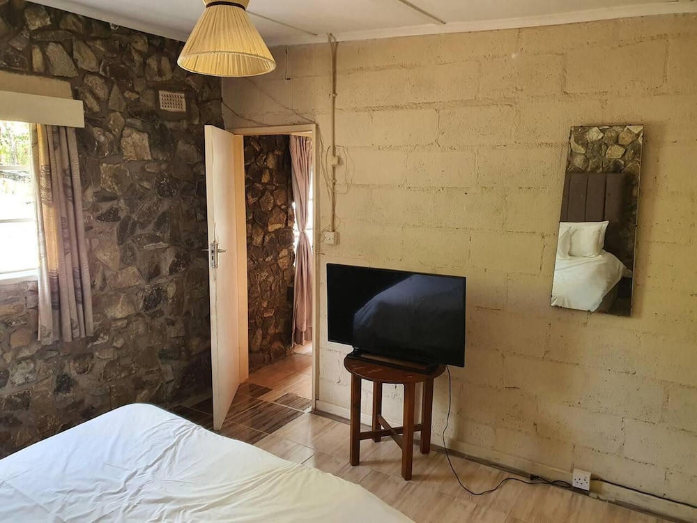 10 Guest Stay in the Mountains of Nyanga! view 4