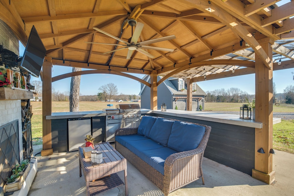 Rest & Relax: Tennessee Home w/ Patio & Fire Pit