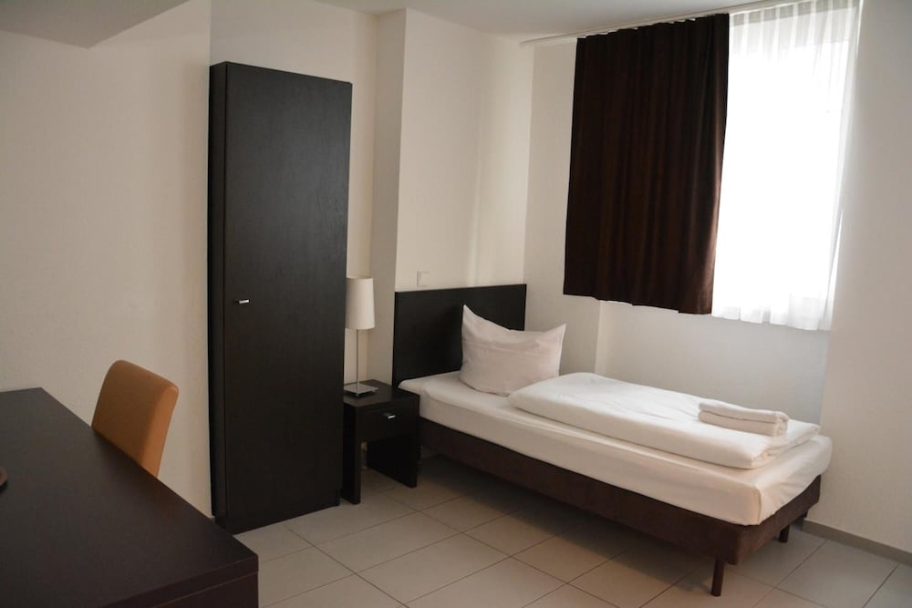 Frankfurt Vacations - Mosel Hotel Frankfurt - Property Image 12
