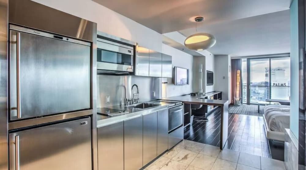 Studios With Gorgeous Views Of The Strip! 