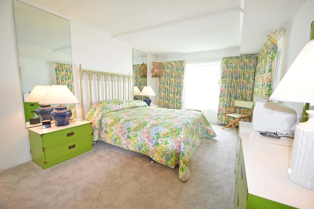 Ocean Hideaway 202