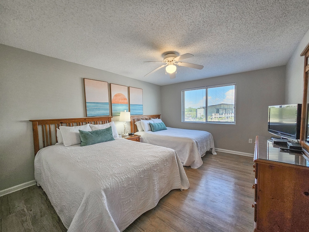 Brighton 103, Ocean View Condo, Full Amenities. 2 Bedroom Condo