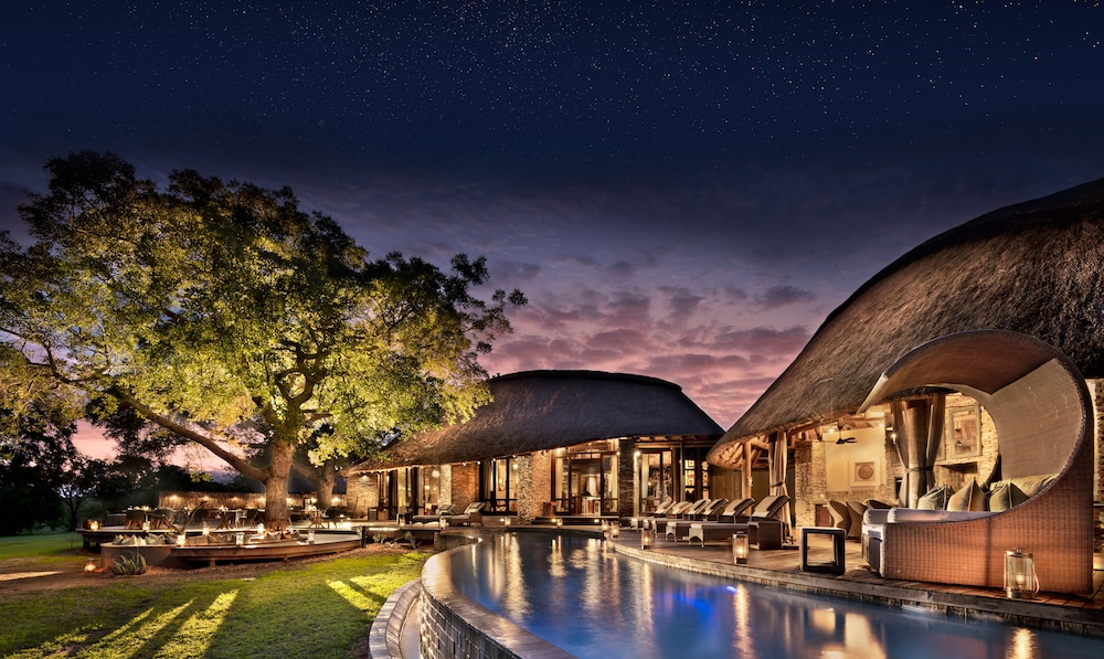 Makanyi Private Game Lodge view 4