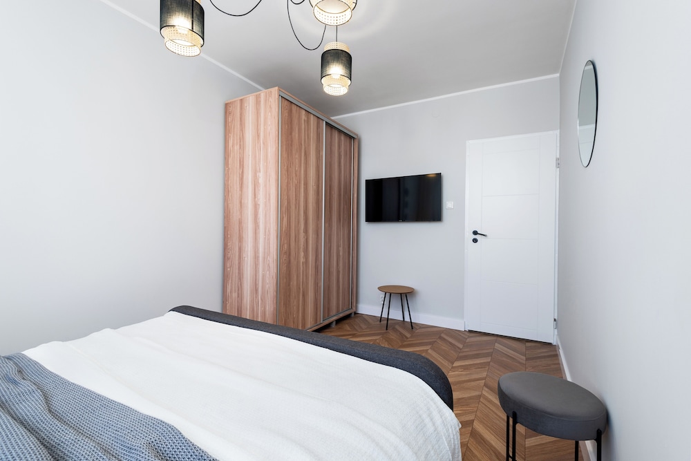Friends - by Kairos Apartments