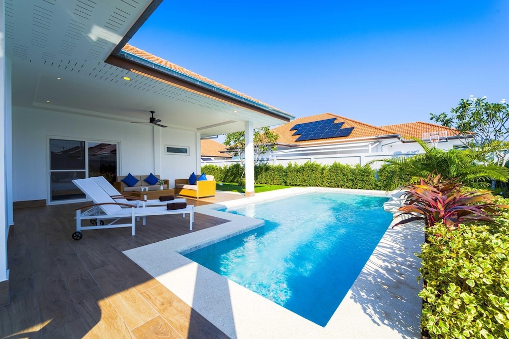 Brand-New Modern 3-Bedroom Villa MB20