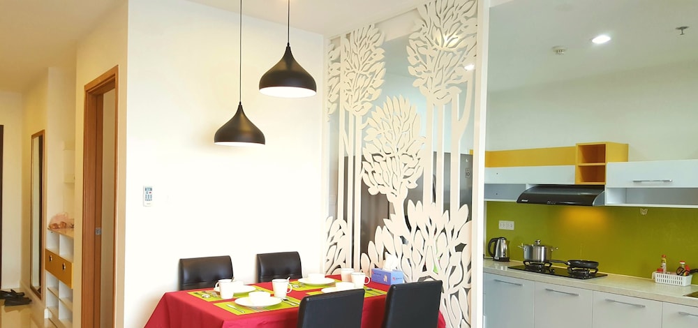 Sunrise City 2BR Luxury SWPool 30th